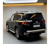 Modelo de coche de aleación Toyota Land Cruiser LC300 ZX extragrande a escala 1/18, vehículo todoterreno de metal fundido a presión, modelo de coche con sonido y luz, juguete para niños, regalo para niños blanco