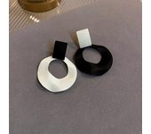 Pendientes geométricos circulares irregulares con aguja de plata 925 para mujer, estilo japonés y coreano, con personalidad sencilla, pendientes literarios. Iron + spray paint
