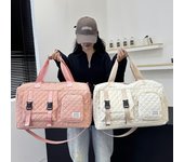 Bolsa de hombro espaciosa con diseño de celosía: nailon resistente, bolsa deportiva portátil para el gimnasio, ideal para viajes cortos, disponible en gris, rosa, morado y negro. One Size color rosa