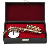 Réplica en miniatura de saxofón alto con soporte y estuche. Adornos chapados en oro.