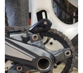 Protector de cadena de bicicleta de carretera, resistente a la corrosión, a prueba de herrumbre, tamaño compacto, guía para cadena de bicicleta de montaña, accesorios de ciclismo negro
