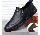 Mocasines de cuero para hombre, zapatos planos antideslizantes para caminar, zapatos informales transpirables para exteriores, zapatillas de deporte para conducir en la oficina y el trabajo 39 negro