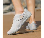 Zapatos de agua para hombres, zapatos de playa descalzos, calzado deportivo transpirable, zapatillas de secado rápido para río, mar, agua, zapatillas de playa suaves EU:45 negro