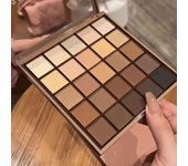 Paleta de sombras de ojos, 25 tonos, acabado mate, tonos tierra neutros grises y marrones, tonos inspirados en café y chocolate para looks de maquillaje versátiles color rosa
