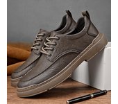 Zapatos de primavera para hombre, botas Martin retro informales para exteriores, zapatos negros de cuero pequeños de caña baja, zapatos de plataforma de cuero de moda. 38 caqui