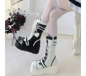 Botas de suela gruesa 2024 2024 nuevas botas de tubo medio punk para mujeres Europa América lindas botas de moto para niñas picantes 2024 zapato cálido de invierno 35 blanco