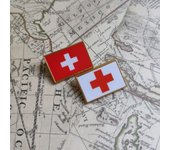 Broche de bandera de cruz roja y cruz blanca fabricado en material de aleación de zinc recubierto de PVC tamaño 2,5 X 1,5 cm #1