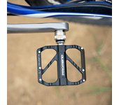 Pedales de bicicleta Pedales de bicicleta de aleación de aluminio Plataforma antideslizante ligera para bicicleta de carretera ciudad plata