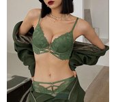 Ropa interior Sexy hueca para mujer, conjunto de sujetador y bragas con bordado de encaje, escote en V profundo de talla grande, copa BC, sostén push-up, conjunto de lencería verde 75B negro