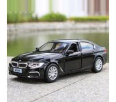 Simulación de coche de metal de 5 pulgadas Exquisito vehículo de juguete y fundido a presión BMW M550i Limusina RMZ city 1:36 regalos modelo de aleación para niños