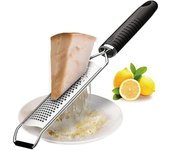 Rallador de queso manual ideal para parmesano, cítricos, limón, jengibre, chocolate y nueces Acero inoxidable afilado Mango lavable en lavavajillas TPR y cubierta protectora 20x20x3cm