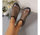 Sandalias de punta redonda de verano 2023 con red hueca y diamantes rojos, botas cortas: zapatos sexis, con corte cruzado, talla grande y planos. 35 blanco