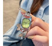 Nuevo reloj de mujer con personalidad de nicho, ligero, de lujo, sencillo, a la moda, versátil, cuadrado, para uso diario.