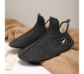 Nuevas zapatillas de invierno para hombre, de alta calidad, de diseño liviano, zapatillas de felpa a la moda para mujer, zapatillas casuales cálidas sin cordones para parejas 36-37 beige
