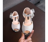 Zapatos de verano para niños, sandalias de princesa con lazo de diamante para niñas, zapatos planos con flores y perlas para niñas 24