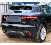 Jaguar E-Pace - Moldura cromada del maletero - Detalles del portón trasero - Detalle de la parte trasera del vehículo premium - Ajuste del portón trasero para mejorar el brillo
