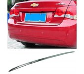Chevrolet CRUZE - Moldura cromada para el maletero - Detalles en el portón trasero - Detalle de la parte trasera del auto premium - Ajuste del portón trasero para mejorar el brillo