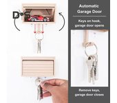 Organizador de llaves de pared con diseño de caja para coche, multifuncional y decorativo, con puerta de garaje interactiva. 1pc beige