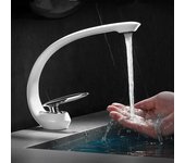Grifo de lavabo de baño creativo de latón blanco, grifo de lavabo de una sola manija, cascada de agua caliente y fría, grifo mezclador moderno y elegante