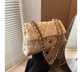 2024 Nuevo bolso de mano para mujer, elegante, temperamento, pequeño, fragante, con forma de rombo, bolso de hombro, ligero, de lujo, con cadena retro, bolso para debajo del brazo 23*7*15
