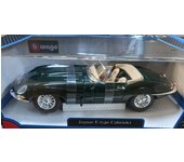 Burago Maqueta coche Jaguar E-Type Cabrio 1961, Escala 1:18, Diseño clásico en rojo con detalles en cromo, Fabricado en die-cast metal, Puertas apertura manual, Interior detallado (78102)