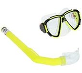 AKTIVE Aqua Sport Set Gafas Snorkel niño, Máscara Ajustable, Sin látex, Tubo de Buceo, Hipoalergénico, 2 Colores, Amarillo, Azul, Envío Aleatorio, Red Rejilla de Transporte, 12 años (53934)