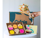 Flores a Domicilio - Pack Cumple: Pack de Galletas, Mini Ramo y Tarjeta - COLVIN