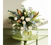 Flores a Domicilio - Aspen: Ramo de Tulipanes con Magnolia y Eucalipto   Flor - COLVIN