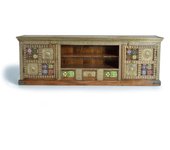Mueble televisor hecho a mano con detalles de azulejos. marrón.giner y colomer 60x40x180
