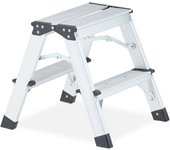 Relaxdays escalera aluminio, 2 peldaños, plegable, hasta 120 kg, accesible por ambos lados, escalerita, plateado/negro