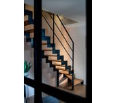 Escalera a médida, 14 peldaños haya maciza 35 mm, inclinación y huellas regulables, barandilla estandar incluida.
