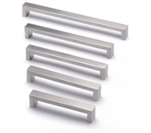 Tirador unix 7501-inoxidable cepillado. 237x25x38mm. entrepuntos 224mm.