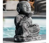 Estatua de jardí­n monje shaolí­n feliz con pátina gris 40 cm