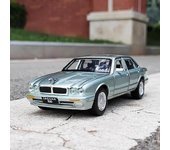1:32 Jaguars XJ6 Modelo de coche de aleación Diecast y vehículos de juguete Simulación de modelo de coche de metal Colección de luz y sonido Regalo...