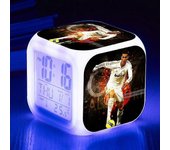 Copa Mundial de Fútbol - Ronaldo Reloj despertador digitalb, luces de colores Reloj despertador reloj cuadrado disponible Carga USB adecuada, mejor...