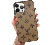 Heytea Funda de lujo de diseñador para iPhone 13 Pro Max para mujer, funda de cuero PU de estilo clásico Slim Fit y funda para teléfono Ultra compa...