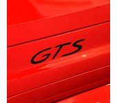 2pcs Pegatinas de insignia del emblema del cuerpo del GTS del estilo del coche para Cayenne Cayman Panamera Macan Taycan Carrera Boxster 911 718 92...