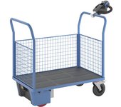 eurokraft pro Carro de plataforma con accionamiento eléctrico, 3 paredes altas de rejilla, L x A x H 1420 x 700 x 1300 mm