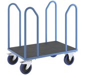 eurokraft pro Carro de plataforma con arcos laterales, ruedas totalmente elásticas, azul luminoso, L x A de las camas 1050 x 700 mm