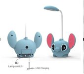 Lámpara de Escritorio LED Stitch Infantil con Sacapuntas USB Recargable, Luz Regulable y Diseño Compacto (12x22x7,6cm)
