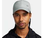 Nike Dri-FIT Club Gorra sin estructura con logotipo Swoosh metálico - Gris (M/L)