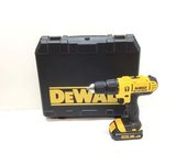 TALADRO A BATERIA DEWALT DCD776