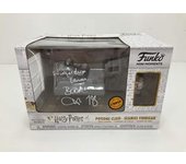 OBJETOS INSOLITOS FUNKO MINI MOMENTS HARRY POTTER POTION CLASS SEAMUS FINNIGAN FIRMADO POR DEVON MURRAY