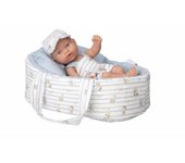 ARIAS-Muñeco Elegance de 26 CM PILLINES con Ropa y capazo a Juego en Tonos Azul y Blanco y Estampado de Rayas y Ositos. Juguete Niños Todas Las Edades (ARI60895)