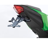 PROTECH Kit de soporte de matrícula  que incluye reflector y placa ligera de acero inoxidable/aluminio con recubrimiento en polvo negro - Negro
