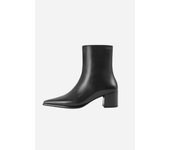 Vagabond Botas Mujer Puntera Afilada Giselle Negras     Botas Mujer