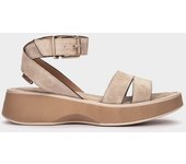Pedro Miralles Sandalias planas de ante de color beige modelo CADAVAL en tonos Marrones. Hecho a mano en España.