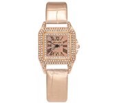 Reloj para mujer con forma cuadrada, estrellas y piedras brillantes, correa de cuero, un reloj de lujo para la mujer
