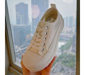 Nuevo versátil cabeza redonda con cordones pequeños zapatos blancos de moda para mujer y cómodos zapatos de tablero deportivo