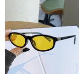 2025 nuevo M hogar ojo de gato gafas de sol Internet celebridad de las mujeres de alto sentido versátil anti-ultravioleta gafas de sol de marco estrecho